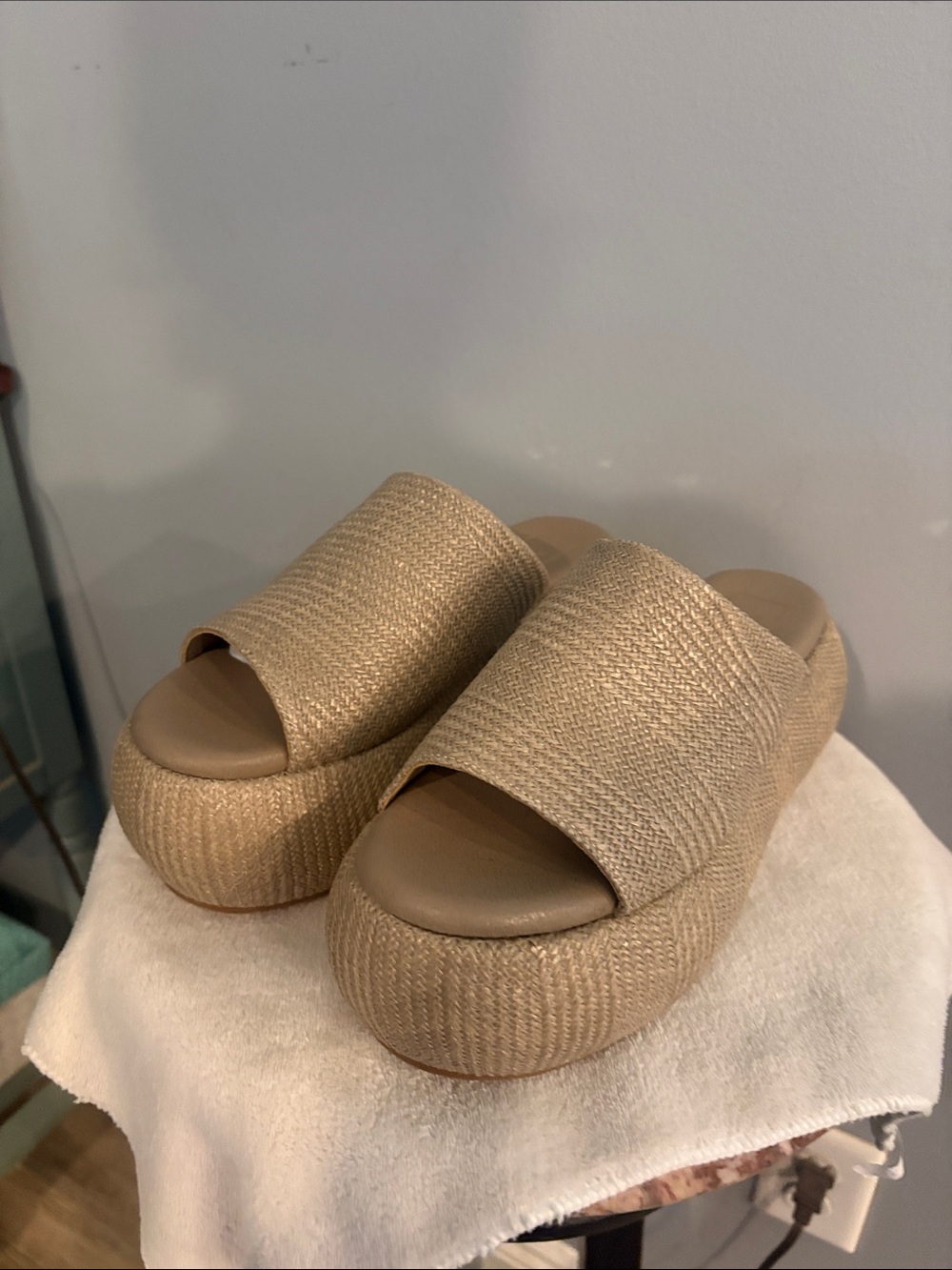 Shushop  Tan/Beige Woven Platform Slide Mules woman’s 7.5 NEW